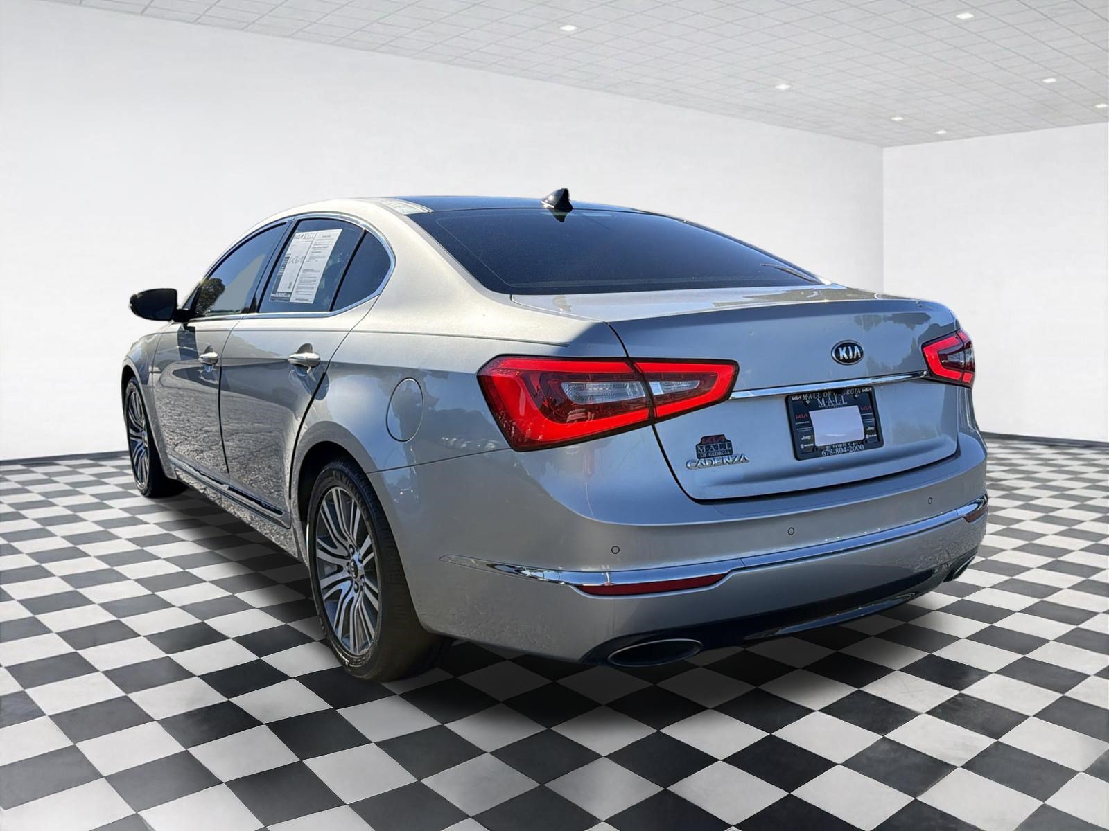 Used 2015 Kia Cadenza Premium w/ Luxury Package FWD image 10