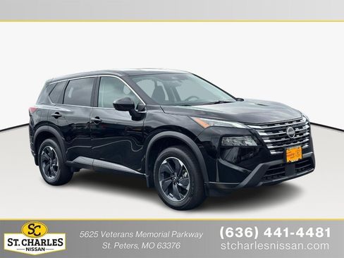 Used 2025 Nissan Rogue SV image 1