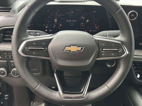 Used 2025 Chevrolet Suburban Premier RWD image 29