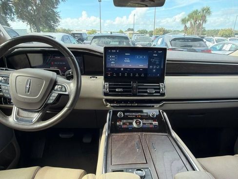 Used 2023 Lincoln Navigator Reserve RWD image 10