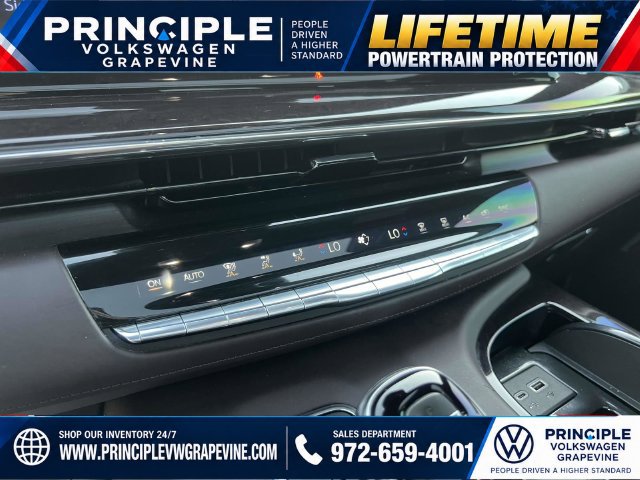 Used 2023 Cadillac Escalade ESV Sport Platinum w/ LPO, ONYX Package AWD/4WD image 21