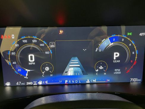 Used 2025 Chevrolet Colorado ZR2 w/ Technology Package image 31