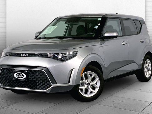 Certified 2025 Kia Soul LX w/ LX Technology Package image 12