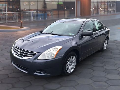 Used 2010 Nissan Altima 2.5 S FWD image 6