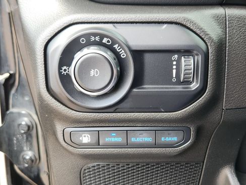 Used 2023 Jeep Wrangler Unlimited Rubicon 4xe w/ Cold Weather Group AWD/4WD image 13