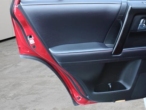 Certified 2018 Toyota 4Runner TRD Off-Road Premium image 20