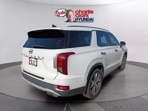 Used 2022 Hyundai Palisade SEL w/ Premium Package FWD image 3