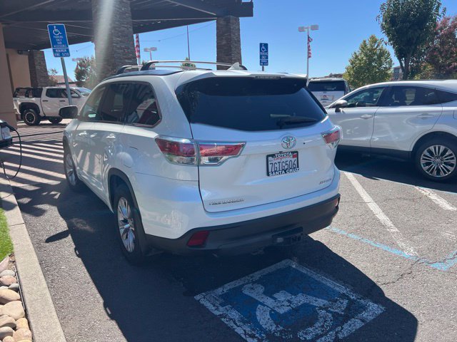 Used 2015 Toyota Highlander XLE AWD/4WD image 11