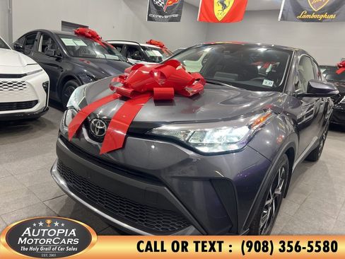 Used 2022 Toyota C-HR XLE FWD image 31
