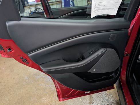 Used 2021 Ford Mustang Mach-E Premium image 12