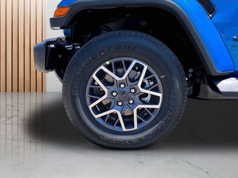 New 2026 Jeep Wrangler Unlimited Sahara w/ Whitecap Package AWD/4WD image 28