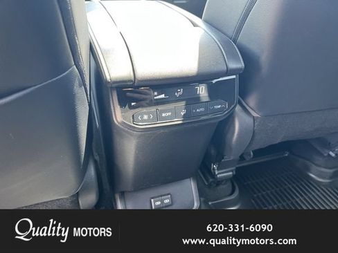 Used 2023 Toyota Highlander XSE AWD/4WD image 5