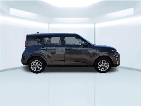 Used 2025 Kia Soul LX w/ LX Technology Package FWD image 7