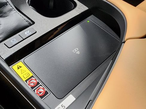 Used 2024 Lexus ES 300h w/ Premium Package image 25