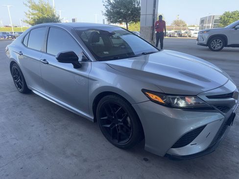 Used 2021 Toyota Camry SE image 21