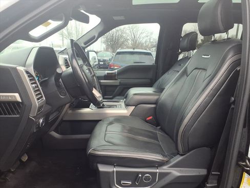 Used 2017 Ford F150 Platinum w/ Equipment Group 701A Luxury image 29