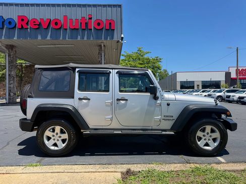 Used 2011 Jeep Wrangler Unlimited Sport AWD/4WD image 8