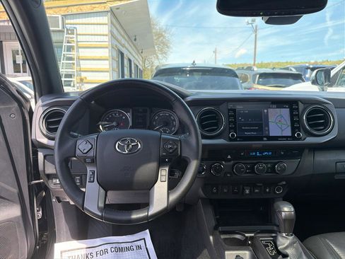 Used 2023 Toyota Tacoma TRD Off-Road w/ TRD Premium Off Road Package AWD/4WD image 20
