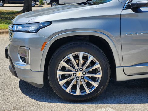 Used 2023 Chevrolet Traverse Premier FWD image 27