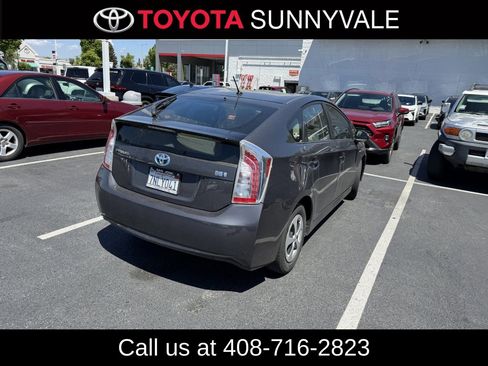 Used 2015 Toyota Prius Two FWD image 2