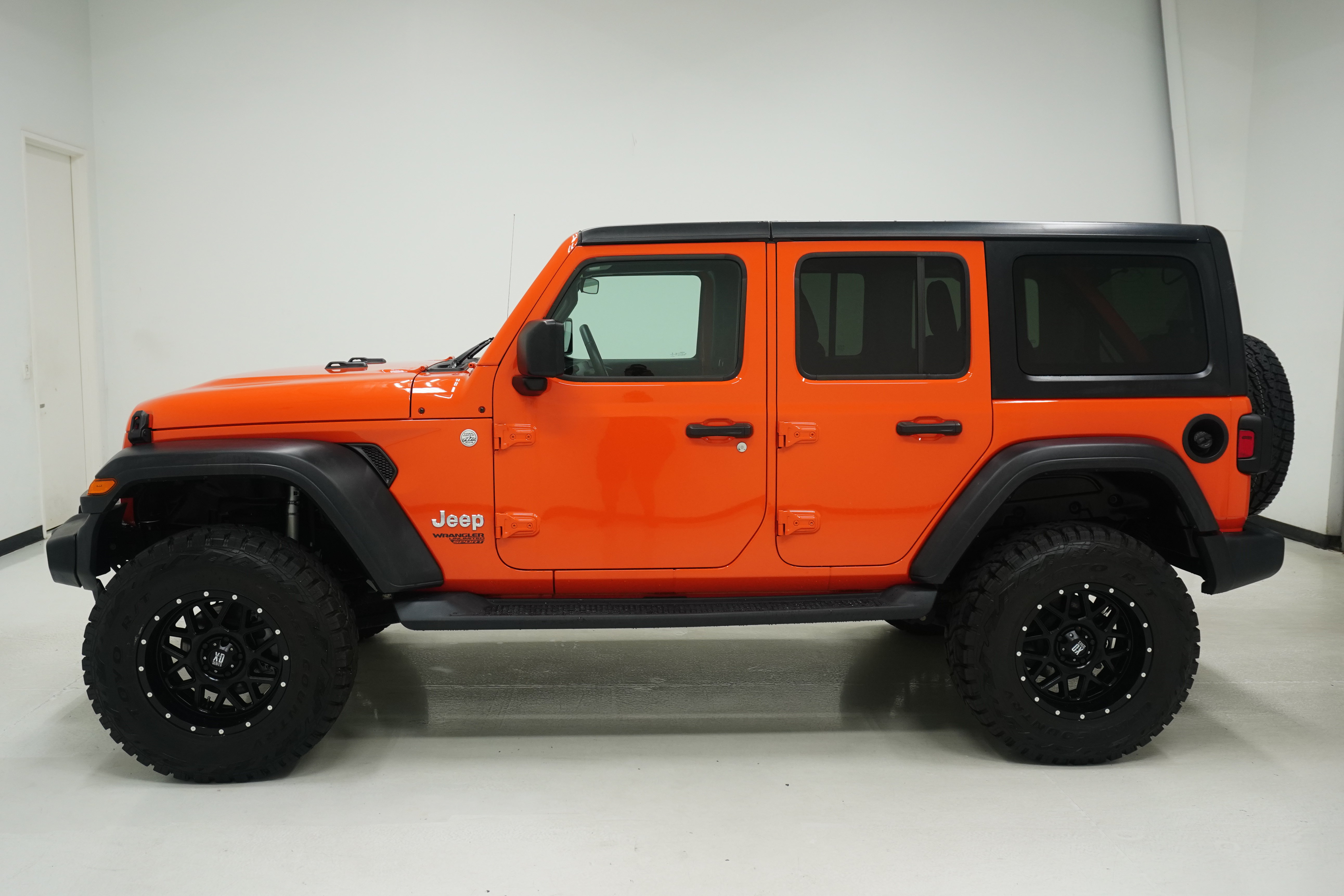 Used 2018 Jeep Wrangler Unlimited Sport S AWD/4WD image 7