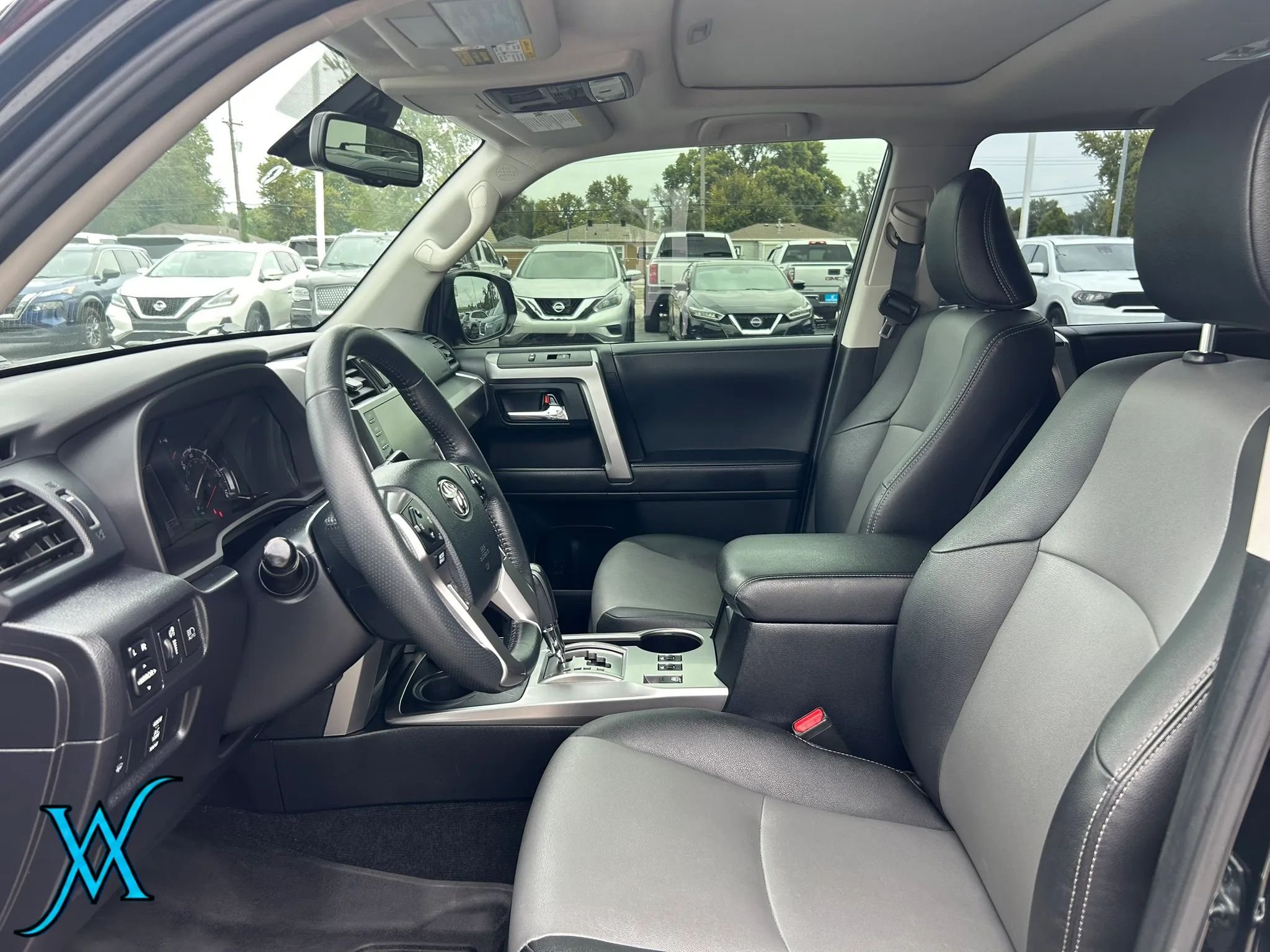 Used 2021 Toyota 4Runner SR5 Premium w/ Moonroof Package AWD/4WD image 11