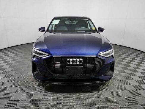 Used 2022 Audi e-tron Premium w/ Convenience Plus Package AWD/4WD image 14