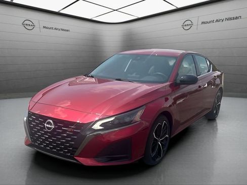 Certified 2024 Nissan Altima 2.5 SR FWD image 8