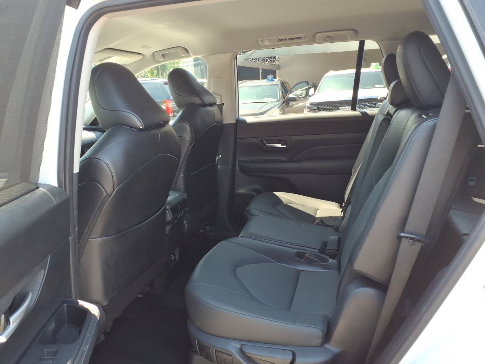 Used 2024 Toyota Grand Highlander AWD image 14