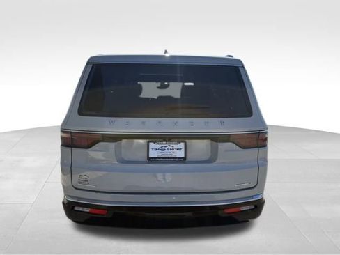 Used 2022 Jeep Wagoneer Series III w/ Premium Group I image 6