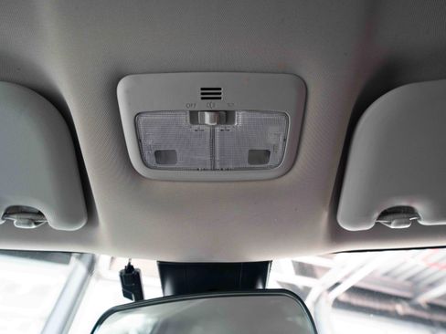 Used 2018 Toyota Corolla SE image 18