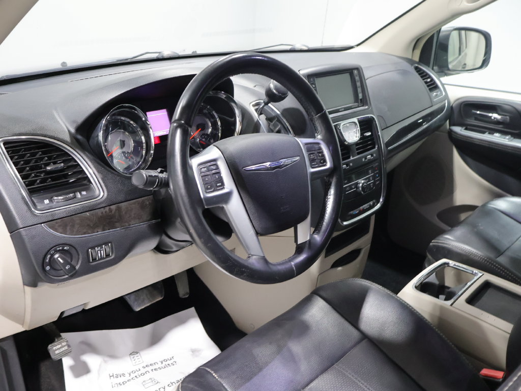 Used 2012 Chrysler Town & Country Touring w/ Entertainment Group #1 FWD image 14