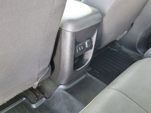 Used 2016 Chevrolet Colorado LT w/ LT Convenience Package image 27