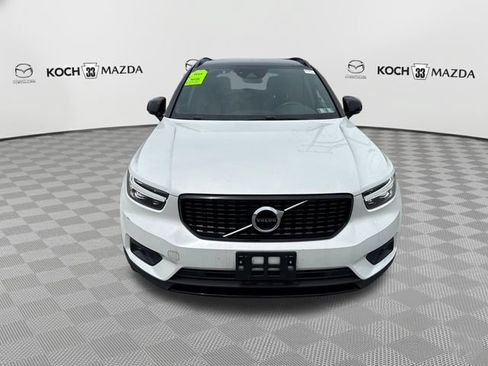 Used 2019 Volvo XC40 T5 R-Design AWD/4WD image 2