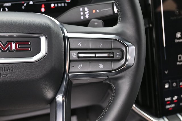 Used 2026 GMC Acadia Elevation w/ Elevation Premium Package FWD image 29