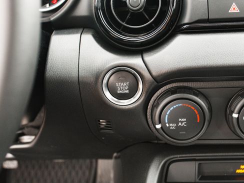New 2026 MAZDA MX-5 Miata Club w/ Weather Package RWD image 19