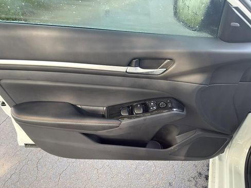 New 2025 Nissan Altima 2.5 SR w/ SR Premium Package image 16
