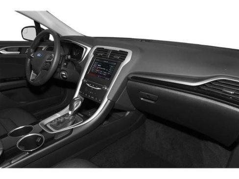 Used 2015 Ford Fusion SE w/ Equipment Group 202A FWD image 18