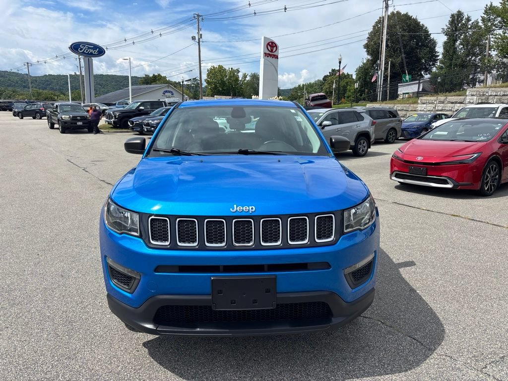 Used 2018 Jeep Compass Sport w/ Cold Weather Group AWD/4WD image 2