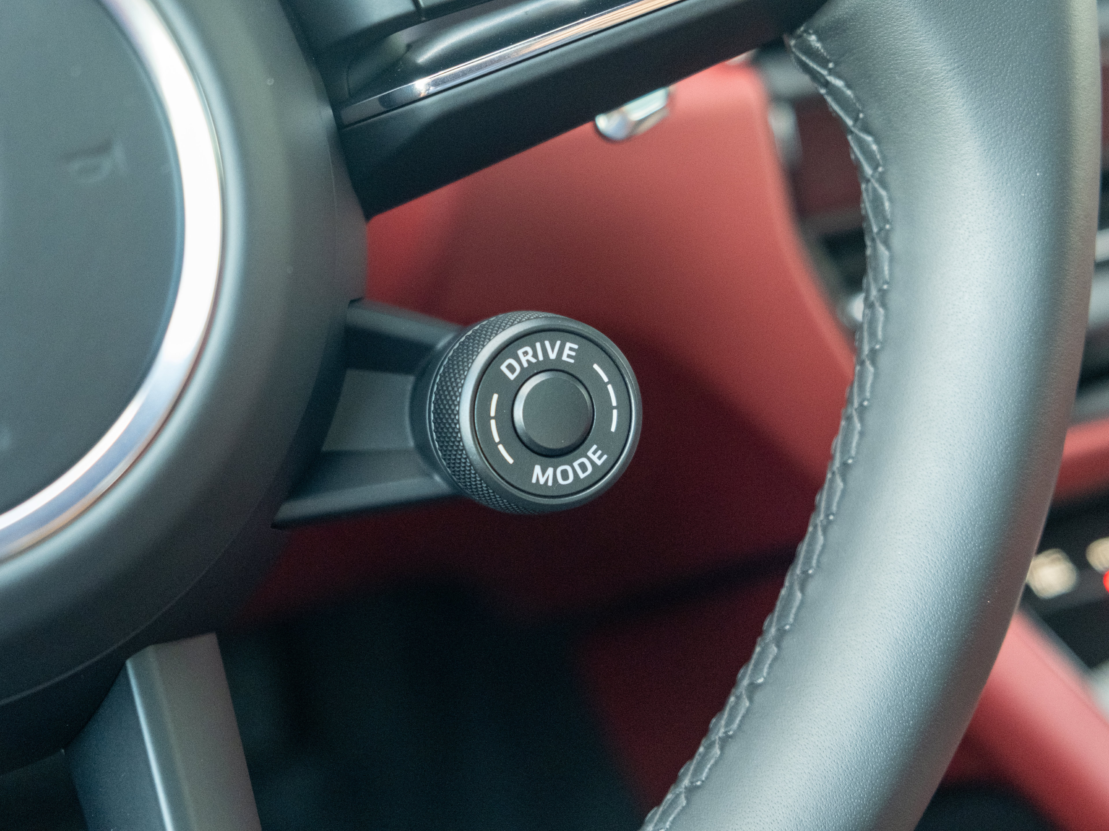 Certified 2026 Porsche Macan GTS AWD/4WD image 29
