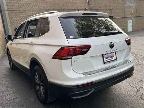 Used 2022 Volkswagen Tiguan SE AWD/4WD image 16