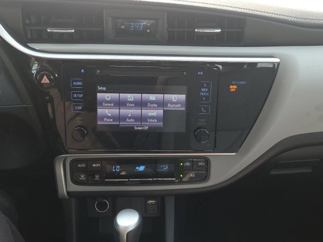 Used 2018 Toyota Corolla LE w/ Carpet Mat Package (TMS) FWD image 22