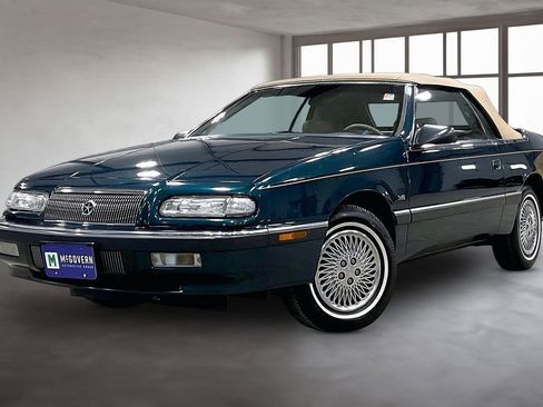 Used 1993 Chrysler LeBaron Convertible FWD image 1