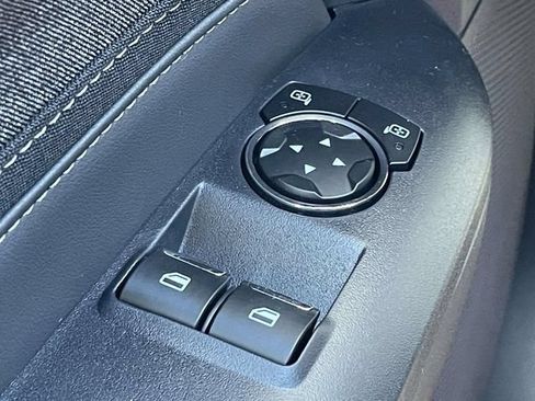 Used 2025 Ford Mustang Coupe RWD image 17