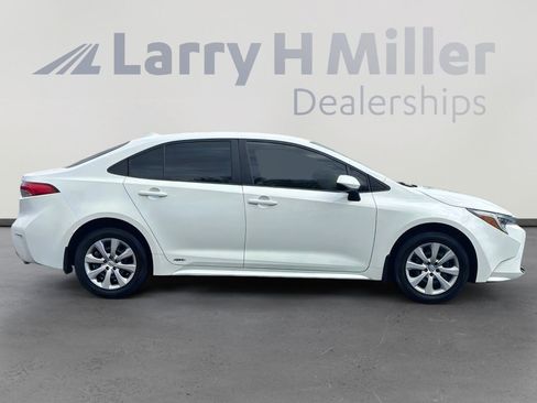 Used 2025 Toyota Corolla LE w/ Convenience Package AWD/4WD image 7