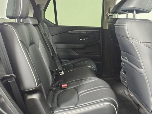 Used 2023 Honda Pilot Elite image 13