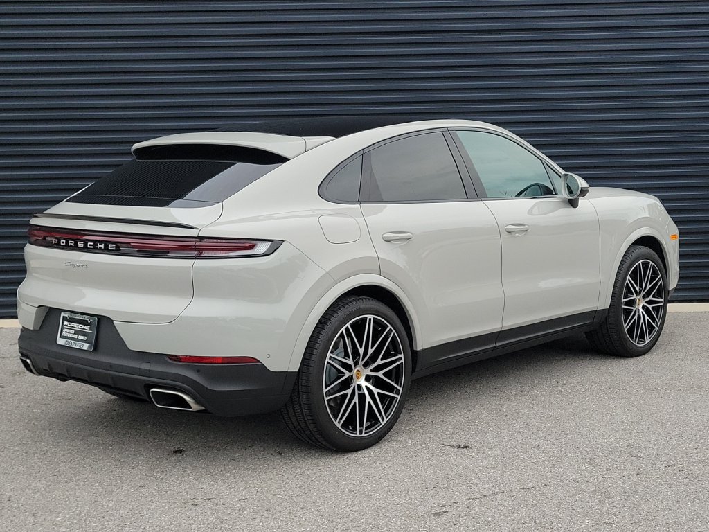 Certified 2024 Porsche Cayenne Coupe AWD/4WD image 7