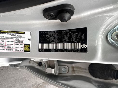 Used 2024 Toyota Corolla LE FWD image 29