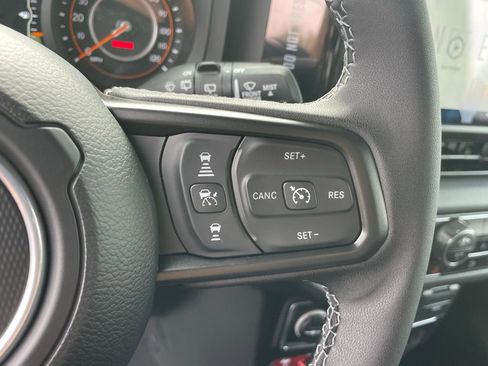 New 2025 Jeep Wrangler Unlimited Rubicon image 32