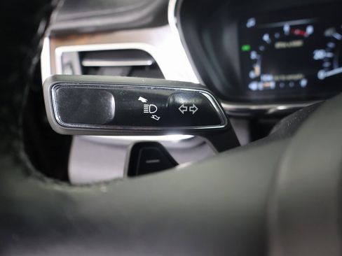 Used 2017 Lincoln Continental Select image 24